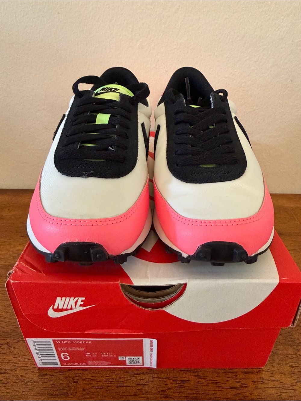 Nike Women’s Daybreak Summit White Sunset Pulse in Size 6 NIB